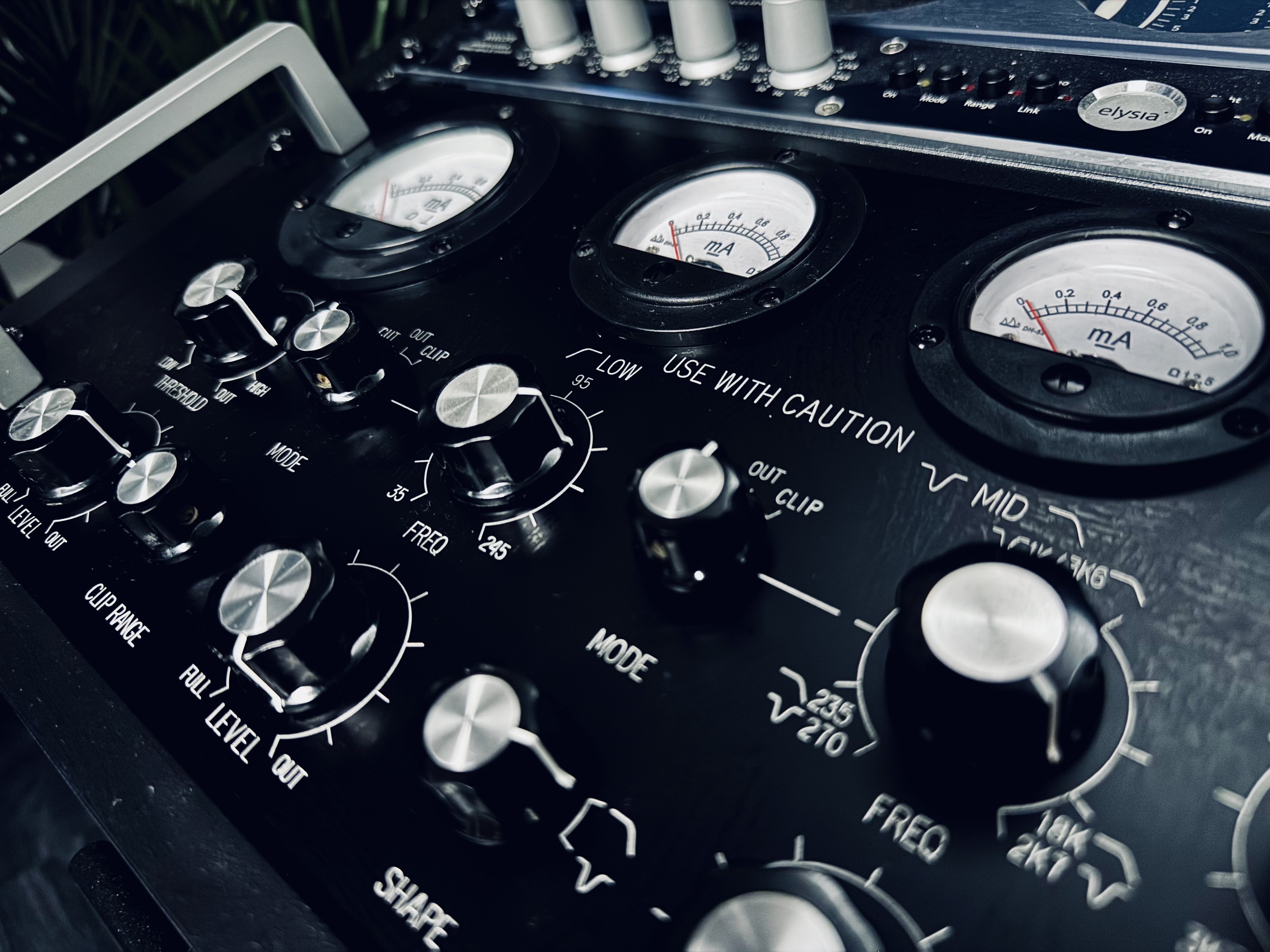 Analog mastering hardware in the Sontale Mastering studio